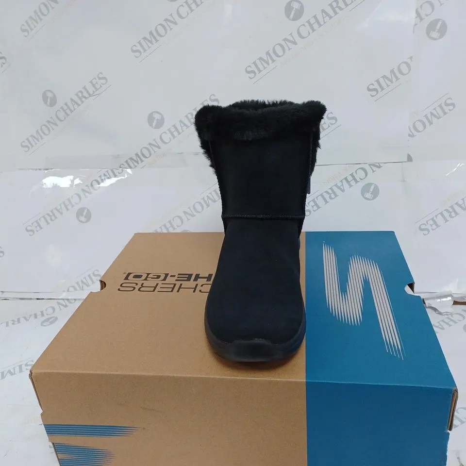 BOXED SKECHERS BLACK ON THE GO BOOTS- SIZE 3.5