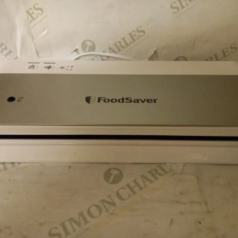 FOODSAVER COMPACT FOOD VACUUM SEALER MACHINE