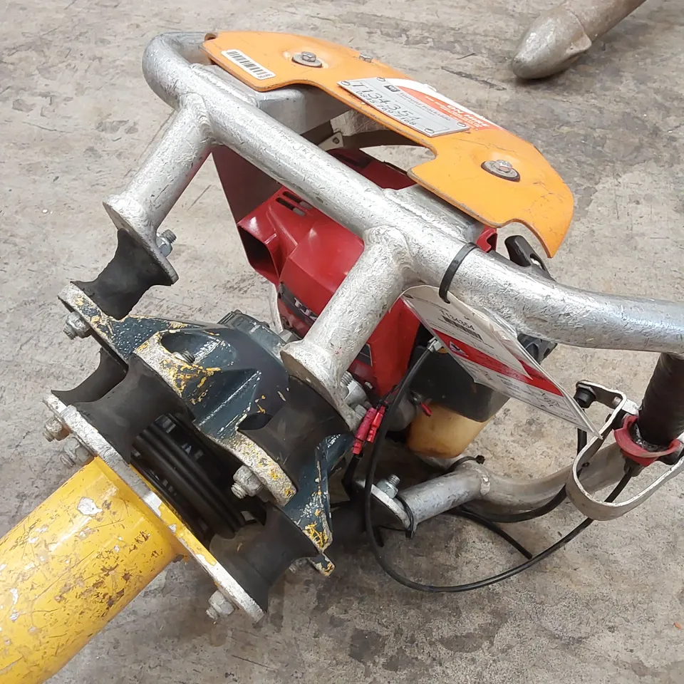 ROBEL 62.05 2 STROKE VERTICAL TAMPER - RAILWAY MAINTENANCE TOOL