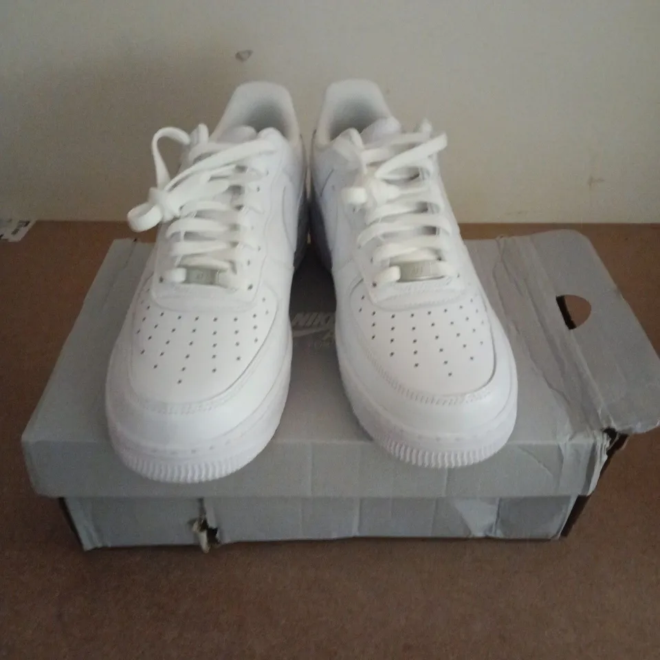 BOXED PAIR OF NIKE AIR FORCE 1 '07 IN WHITE