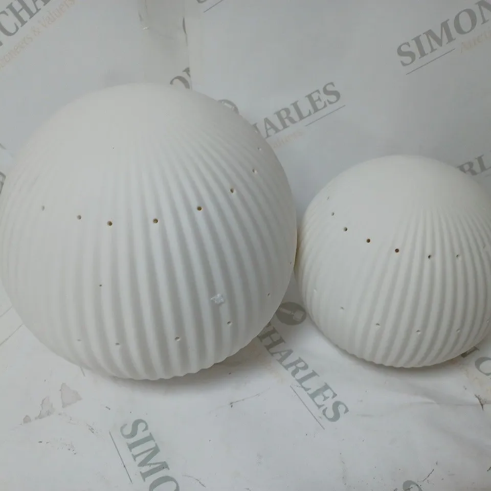 KELLY HOPPEN SET OF 2 LARGE CERAMIC LIGHT UP ORNAMENTS