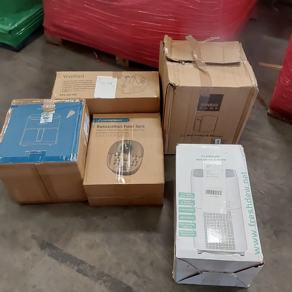 PALLET OF ASSORTED CONSUMER PRODUCTS TO INCLUDE: FABULETTA AIR FRYER, 15L MINI FRIDGE AND WARMER, AIR PURIFIER, RELAXATION FOOD SPA, MULTI-FUNCTION STEAM CLEANER ECT