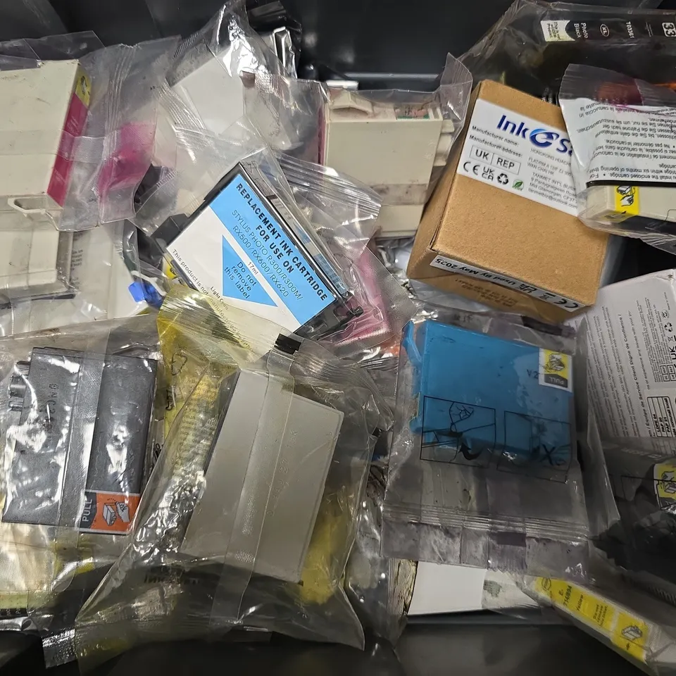 APPROXIMATELY 15 ASSORTED PRINTER INKS TO INCLUDE HP924 CYAN, EPSON BLACK 604, ETC