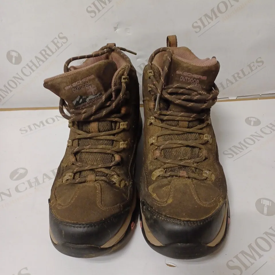 SKECHERS TREGO ALPINE TRAIL WATERPROOF BOOTS, CHOCOLATE, UK 5.5