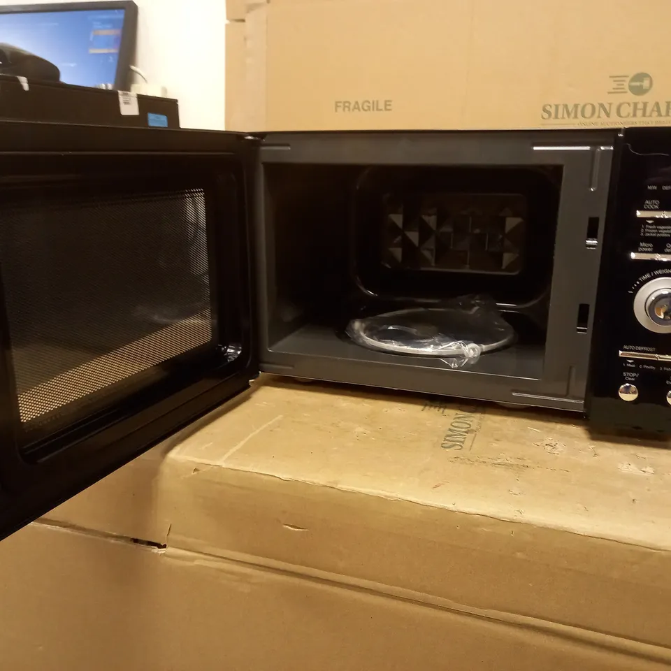 TOWER DIGITAL MICROWAVE WITH 5 PRE-SET AUTOCOOK FUNCTIONS, DEFROST FUNCTION, 900W, 26L, BLACK