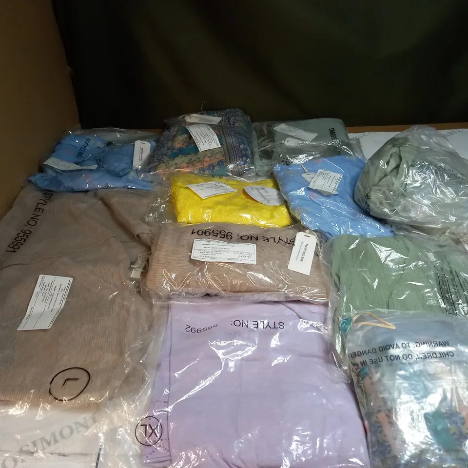 BAG OF APPROX 10 ASSORTED CLOTHING ITEMS TO INCLUDE - MAISON DE NIMES - EMELIA