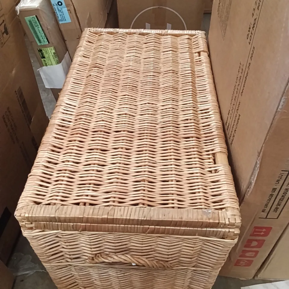WICKER STORAGE TRUNK - NATURAL