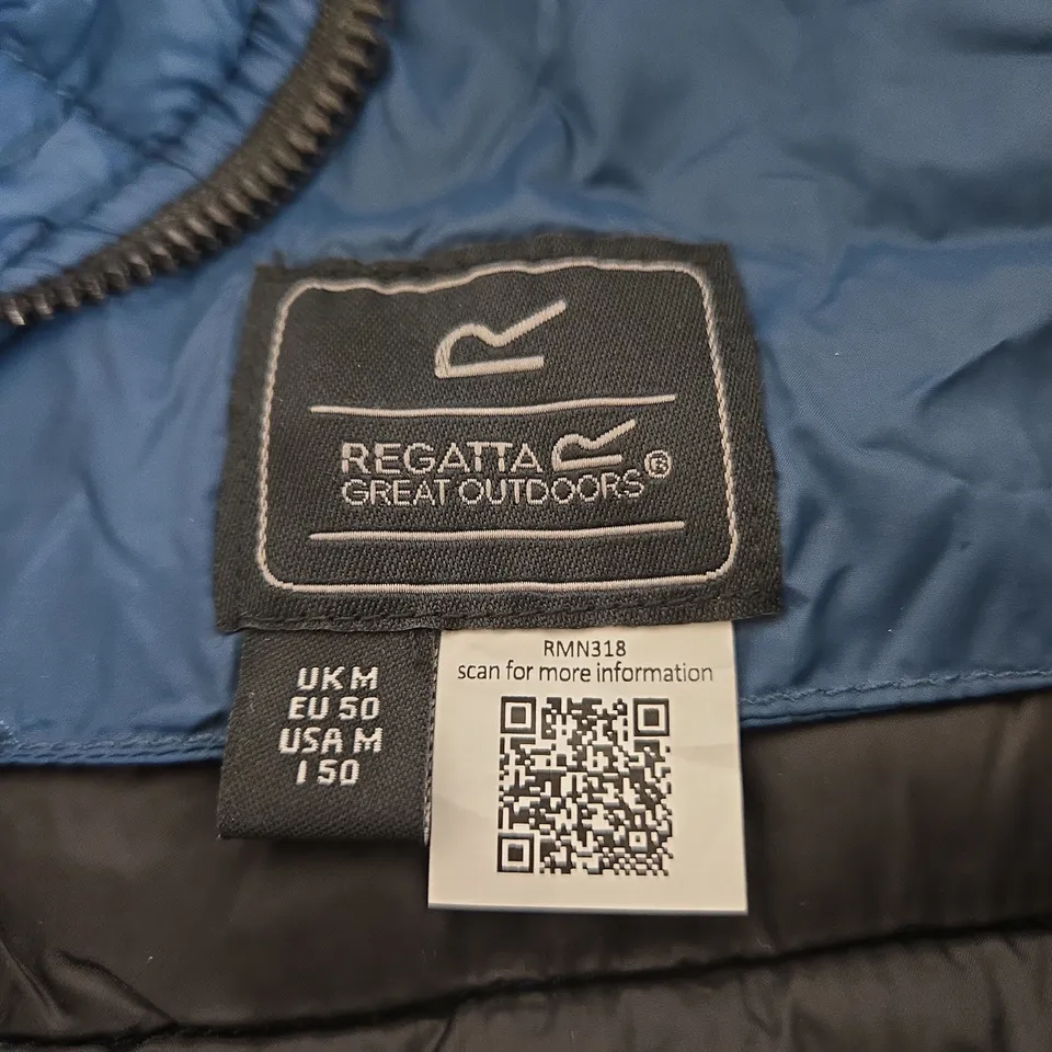 REGATTA GREAT OUTDOORS BLUE PUFFER JACKET – UK M (MEN'S)