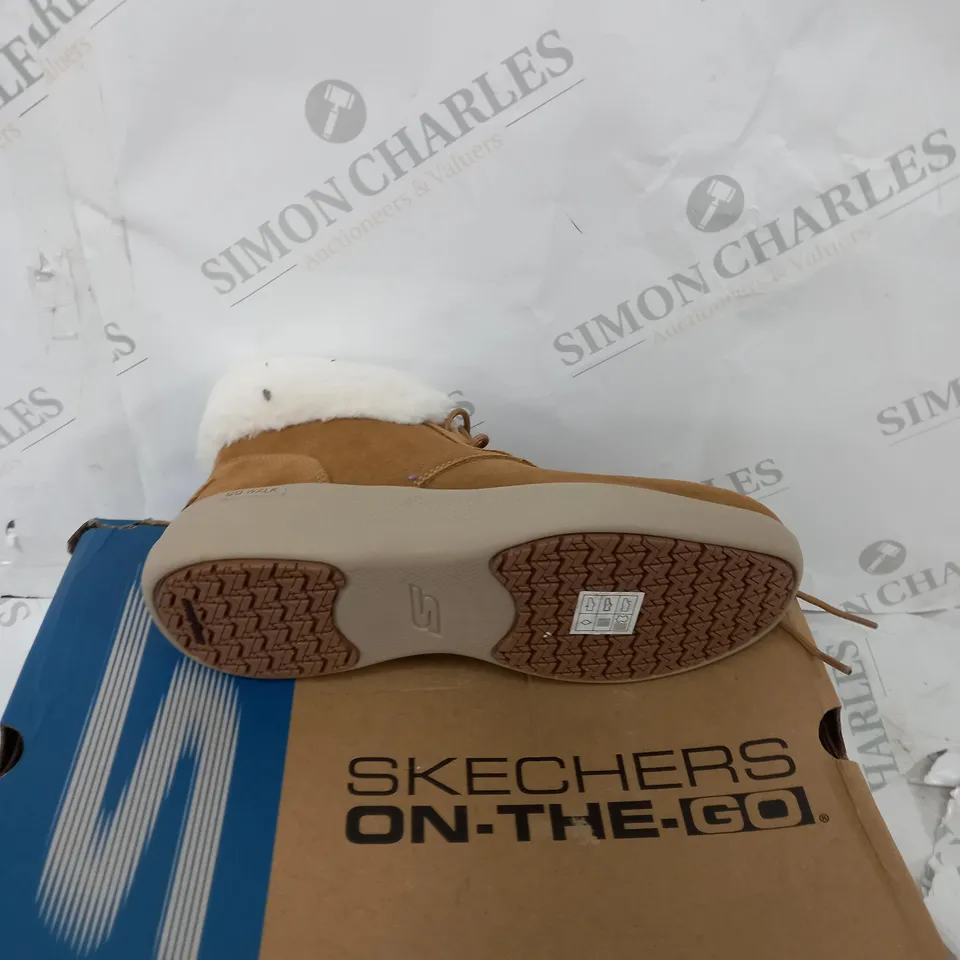 SKECHERS GO WALK ANKLE BOOTS SIZE 4