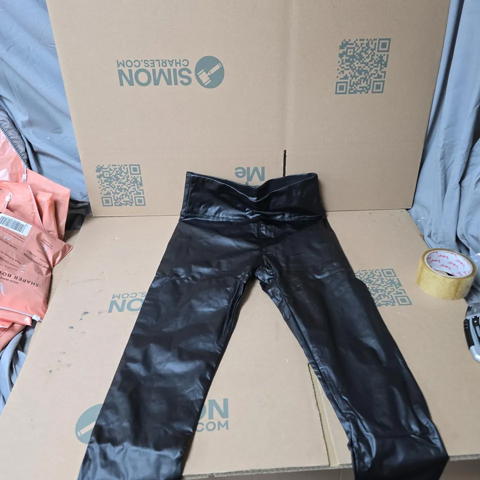 BOX OF APPROXIMATELY 20 ASSORTED CLOTHING ITEMS TO INCLUDE: APRICOT LEATHER LOOK PANTS SIZE S