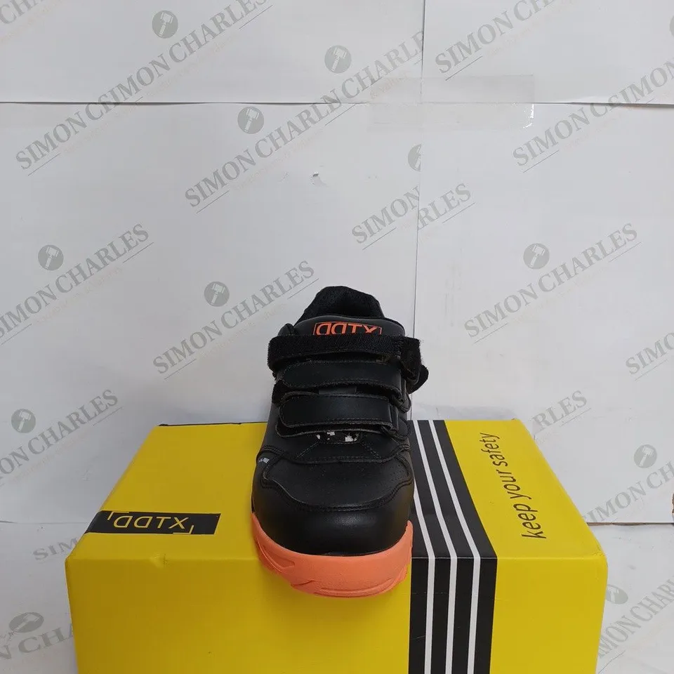 DDTX STEAL TOE CAP BOOTS IN BLACK - UK 9 