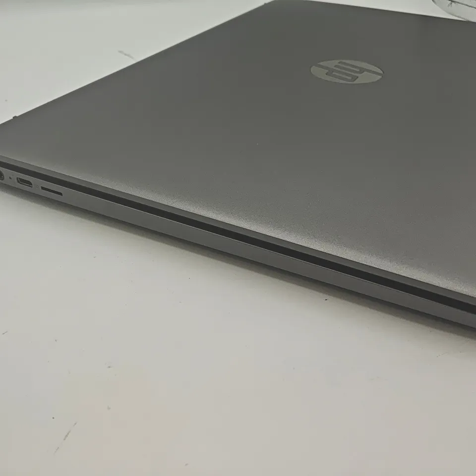 UNBOXED HP CHROMEBOOK PLUS INTEL I-3 LAPTOP IN SILVER - 15A-NB0004NA