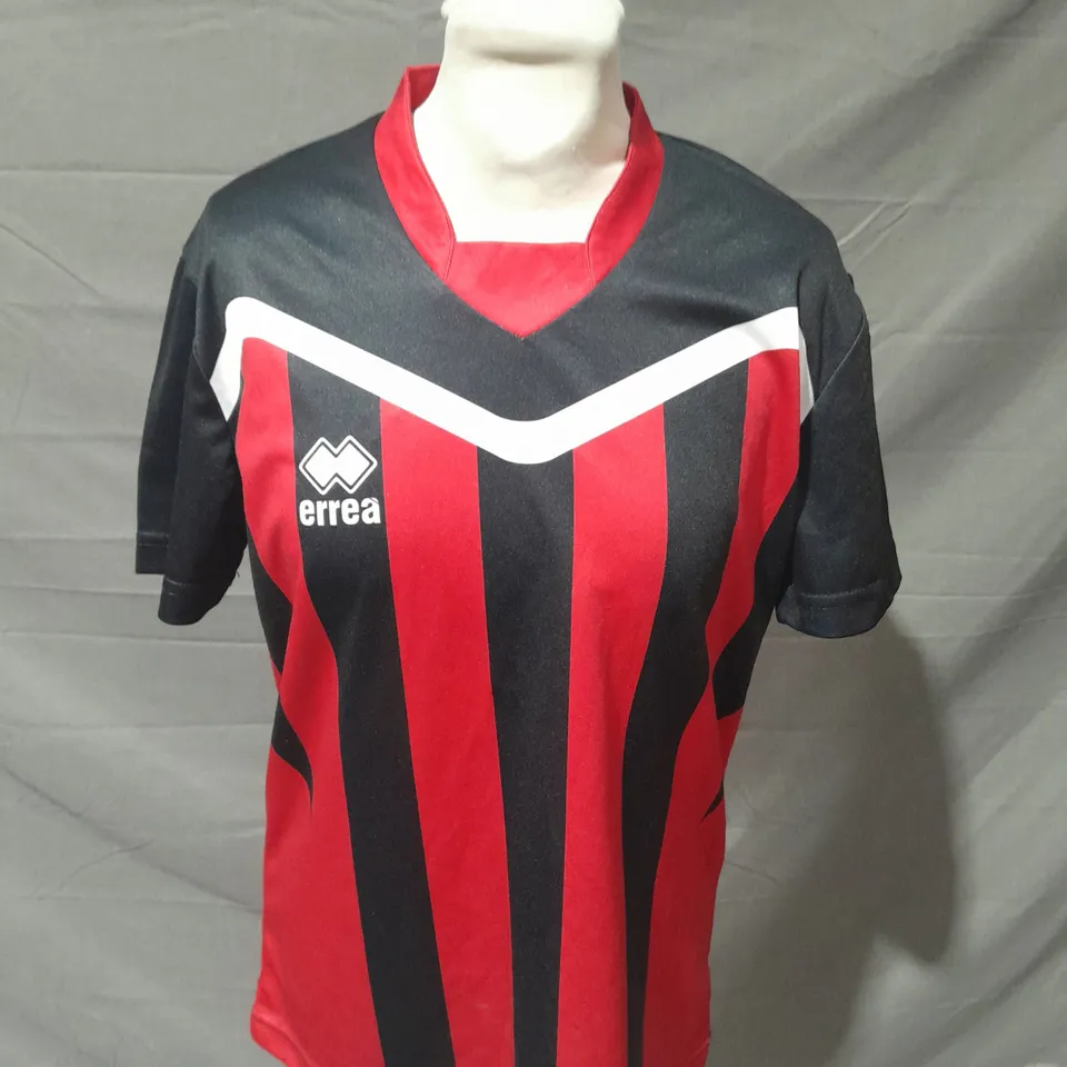 APPROXIMATELY 10 ASSORTED ERREA FOOTBALL SHIRTS IN VARIOUS STYLES AND SIZES 