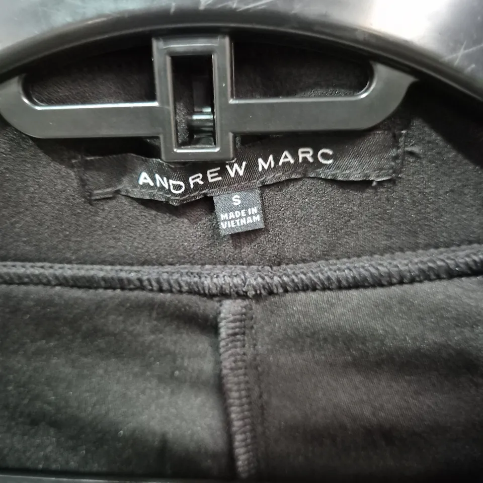 ANDREW MARC BLACK DRAPED FRONT BLAZER – SIZE S