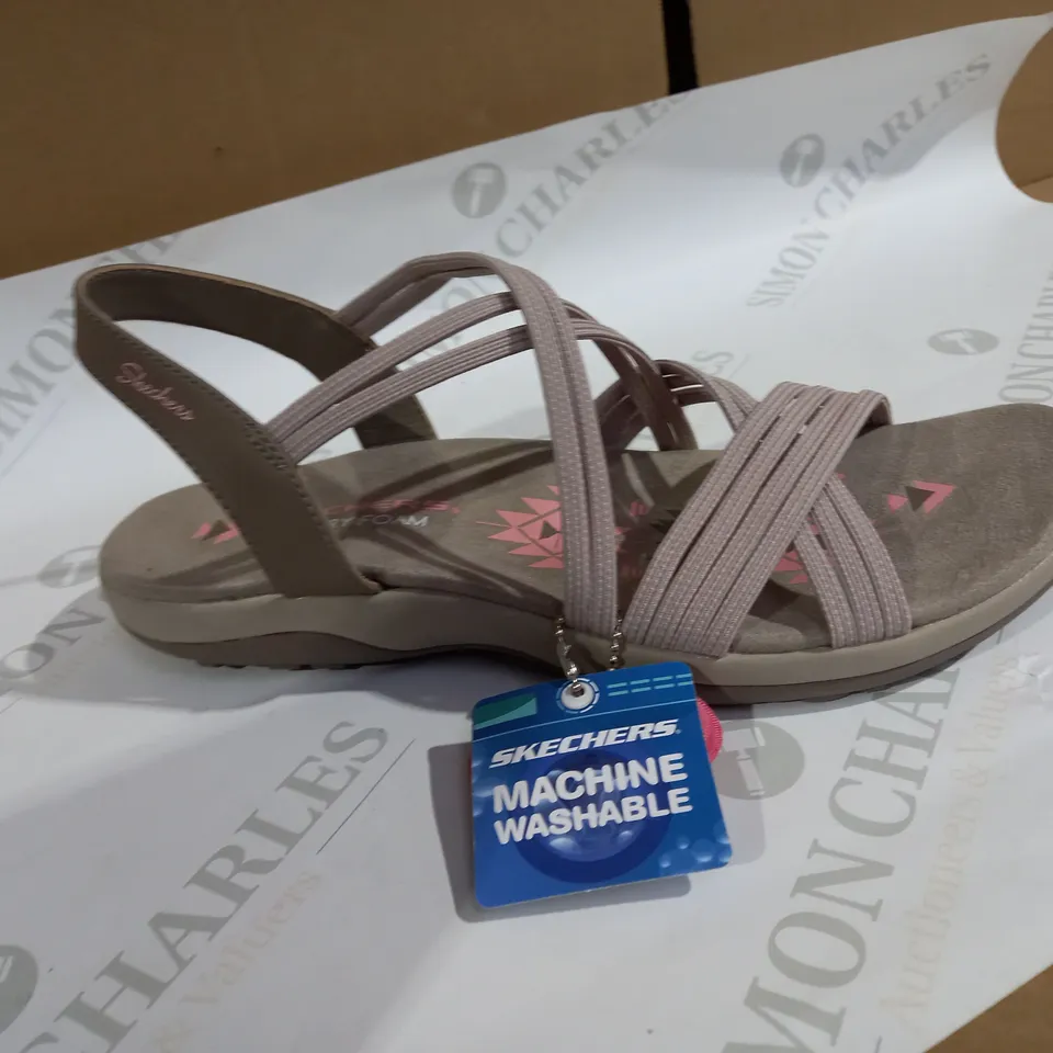 GREY SKETCHER SANDALS SIZE 6