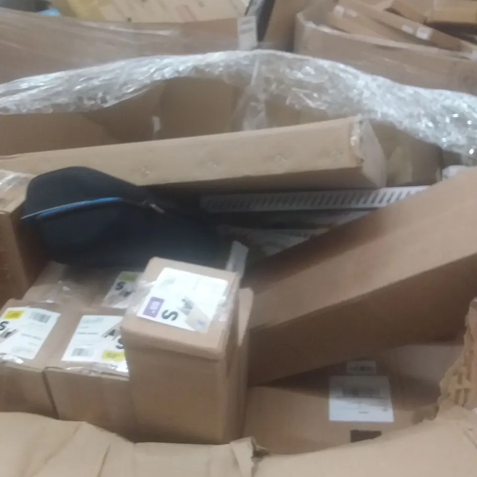 PALLET OF ASSORTED ITEMS INCLUDING PITCHING TARGETS TRIKE ZONE, PAINTING BY NUMBERS, PLUNGER, PALE GOLD BEZELS