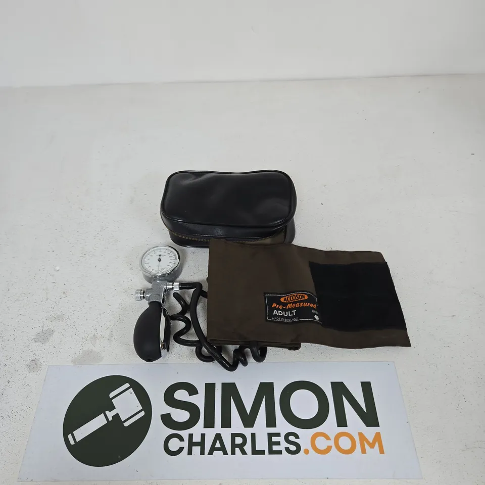 ACCOSON ADULT BLOOD PRESSURE SPHYGMOMANOMETER WITH CUFF, DIAL GAUGE & PUMP IN CASE