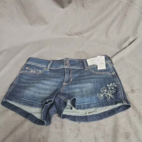 HOLLISTER LOW RISE SHORTIE SHORT IN DARK BLUE SIZE W30