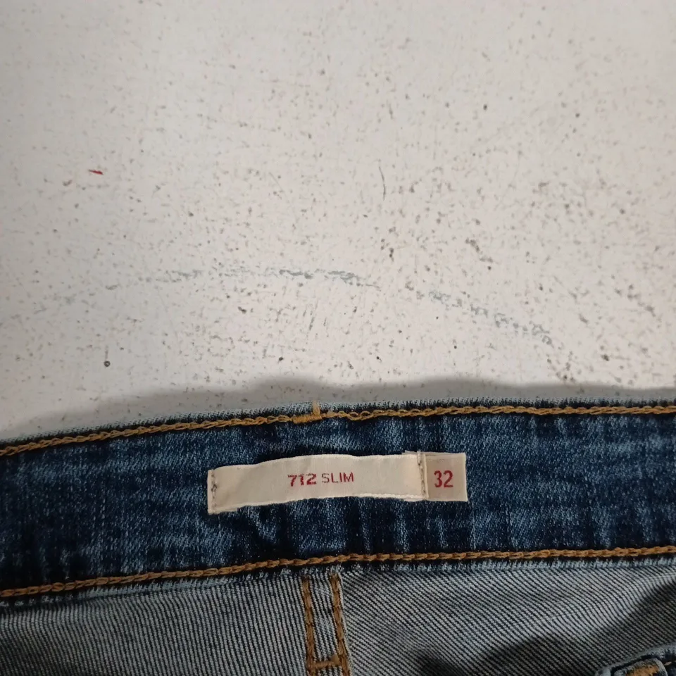 LEVI'S 712 SLIM JEANS – MEN'S DENIM, WAIST 32, INSIDE LEG 30