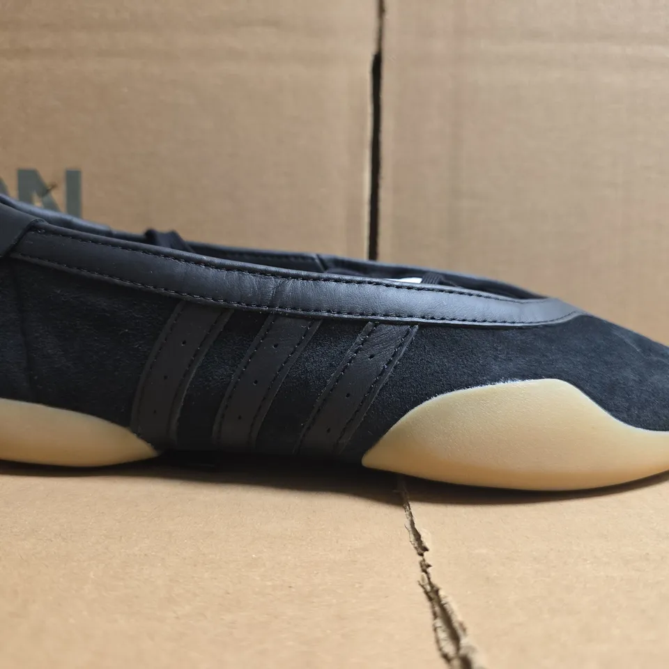 PAIR OF ADIDAS TAEKWONDO MEI BALLET SHOES IN BLACK SIZE UK 6