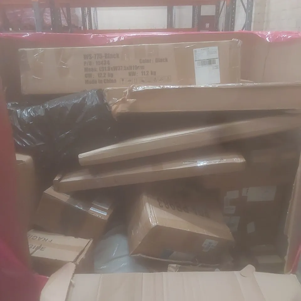 PALLET OF ASSORTED HOUSEHOLD GOODS AND PRODUCTS TO INCLUDE; SKATEBOARD, SUPPORT GEL SEATING CUSHION, POP-UP DOG CRATE ETC