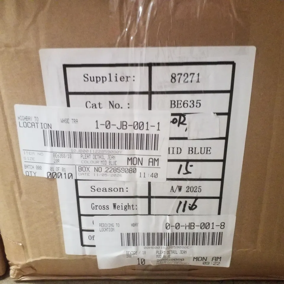 BOX CONTAINING APPROXIMATELY 10 BRAND NEW SIMPLY BE MID BLUE PLEAT DETAIL WIDE LEG JEANS - SIZE 20R