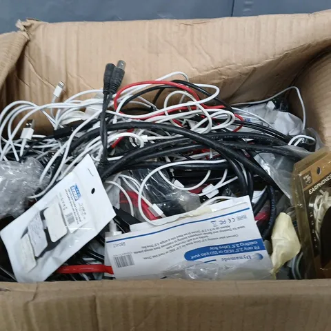 LARGE QUANTITY OF ASSORTED CHARGERS AND CABLES
