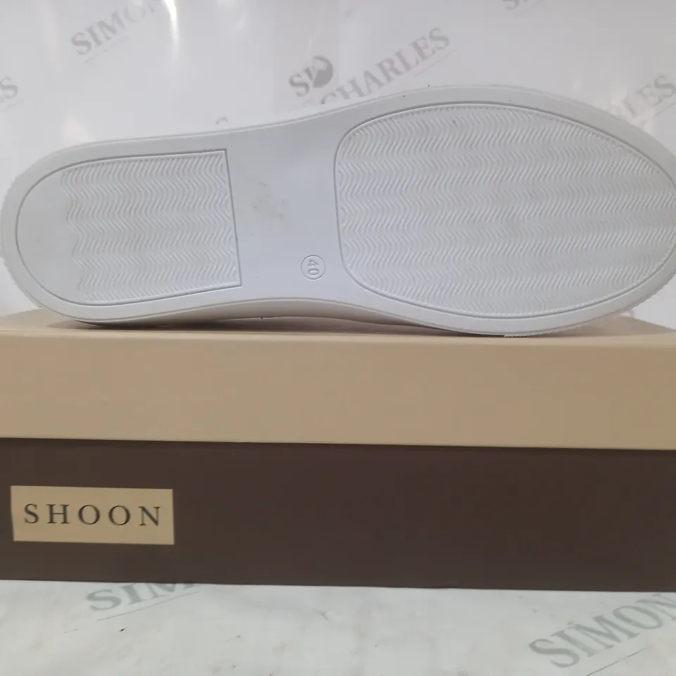 BOXED PAIR OF SHOON LACE UP TRAINERS IN PINK/METALLIC ROSE GOLD SIZE 7