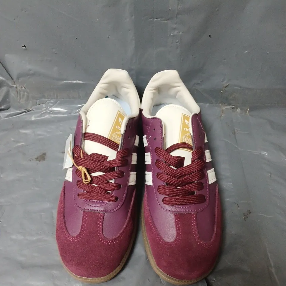 BOXED PAIR OF ADIDAS WB SAMBA TRAINERS - UK SIZE  7.5