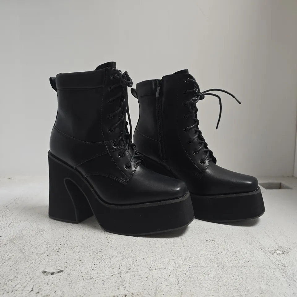 BOXED PAIR OF SEDAI PLATFORM BLOCK HEEL ANKLE BOOTS IN BLACK SIZE 5