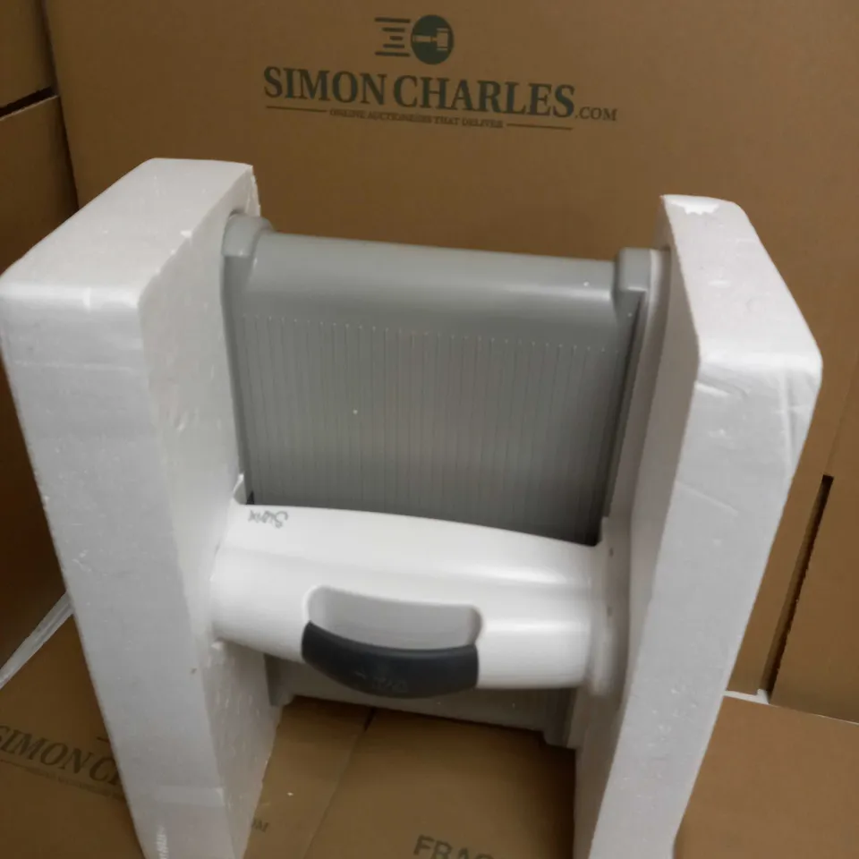 SIZZIX BIG SHOT PLUS SHAPE-CUTTING AND EMBOSSING MACHINE 
