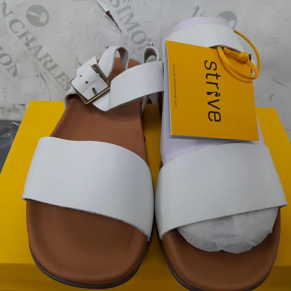 BOXED STRIVE CARA SANDALS IN WHITE - UK 6