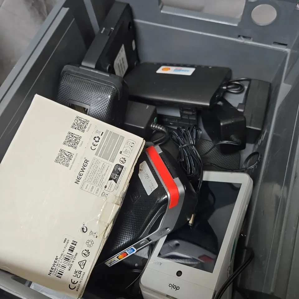 BOX OF APPROXIMATELY 10 ASSORTED ITEMS INCLUDING NEEWAR POWER ADAPTOR AND BT ROUTER 