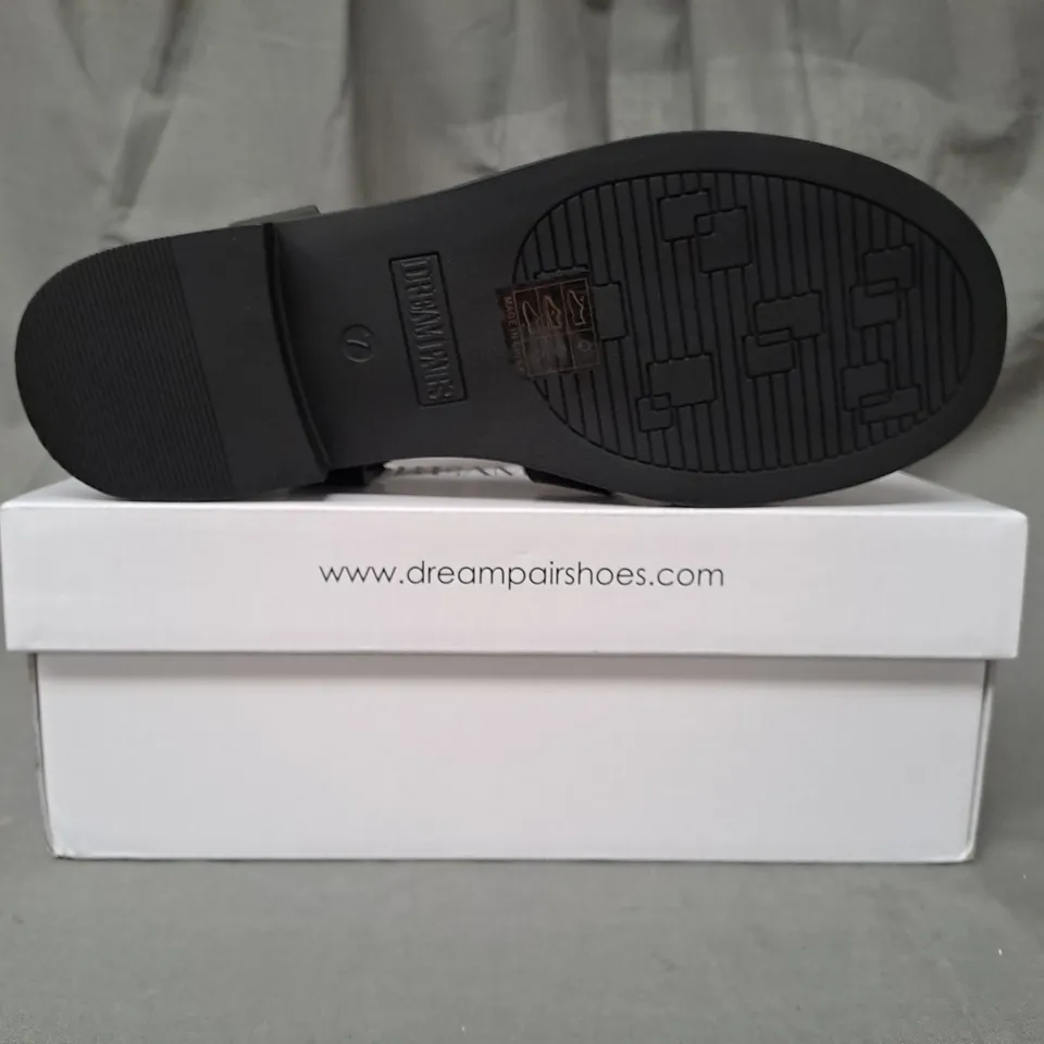 BOXED PAIR OF DREAM PAIRS SANDALS IN BLACK UK SIZE 5