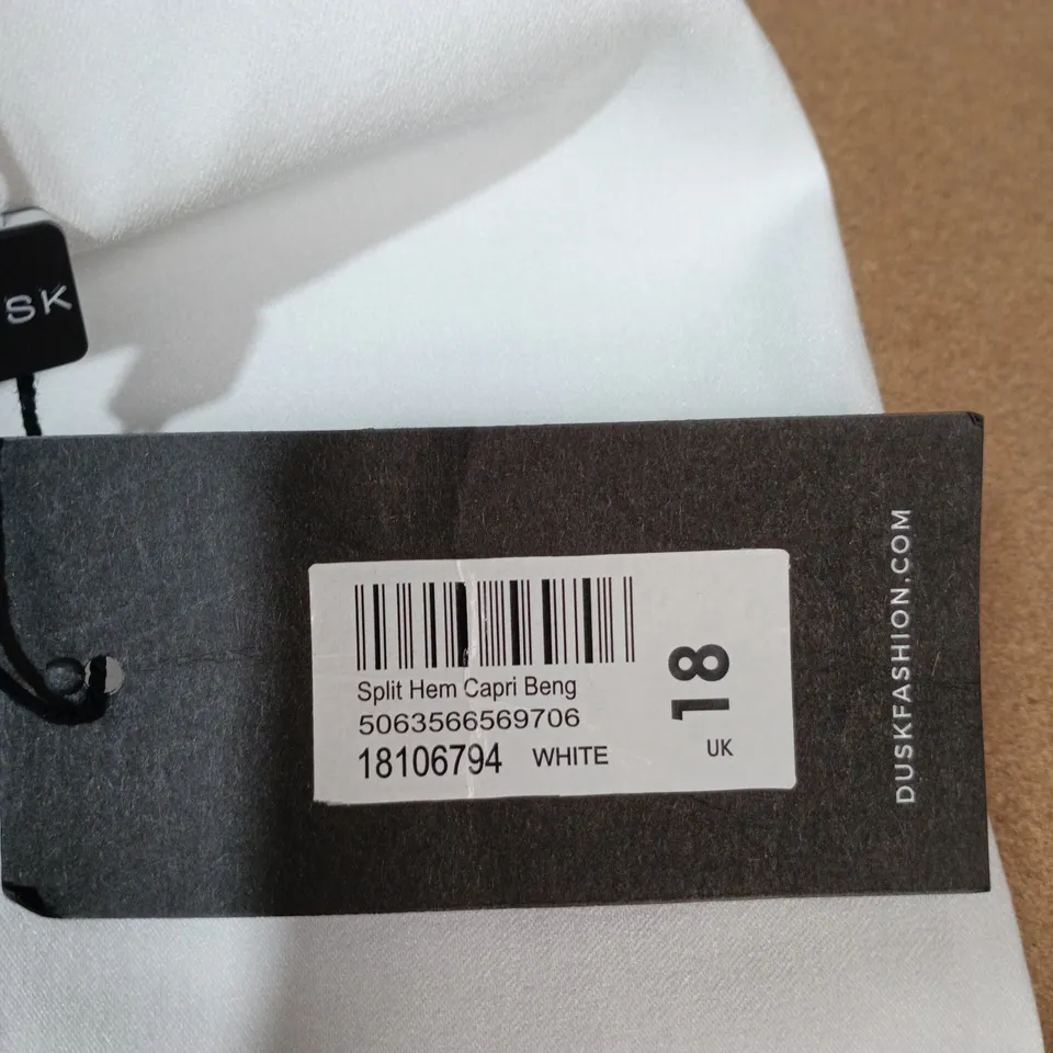 DUSK FASHION SPLIT HEM CAPRI PANTS – WHITE, UK 18