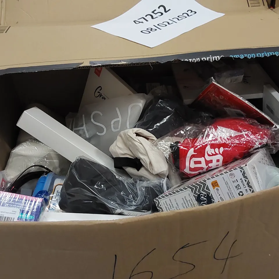 PALLET OF ASSORTED HOUSEHOLD ITEMS AND CONSUMER PRODUCTS. INCLUDES CHICKEN WIRE, WOMEN'S UNDERWEAR, KIDS TOYS, SUNGLASSES ETC