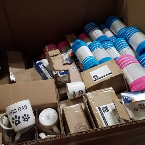 PALLET CONTAINING ASSORTED PRODUCTS INCLUDING BEACH TOWELS, FATHERS DAY DOG BANDANAS & DOG DAD MUGS