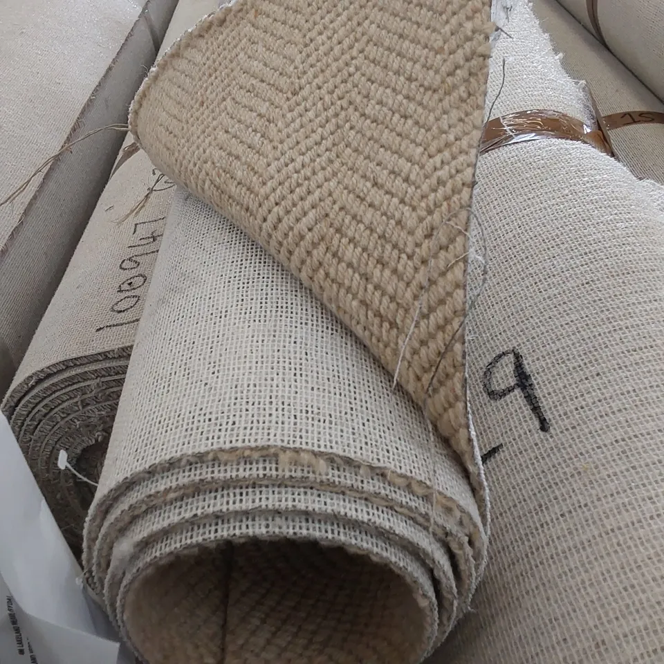 ROLL OF QUALITY LAKELAND WEAVE RYDAL CARPET // SIZE: APPROX 4 X 2.3m