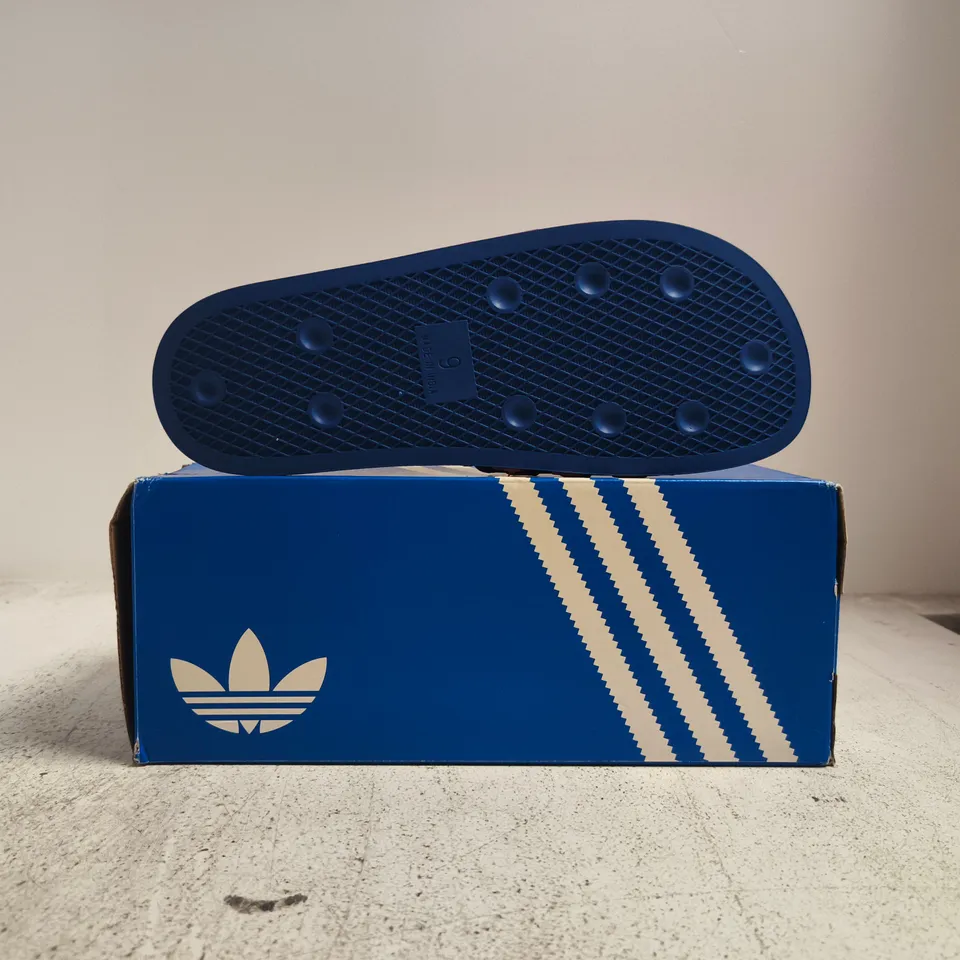BOXED PAIR OF ADIDAS ADILETTE SLIDES IN BLUE/ORANGE SIZE UK 9