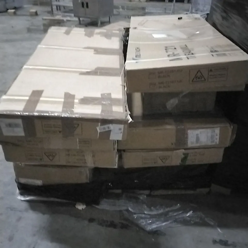 PALLET OF TREADMILLS AND EXCERISE BIKE