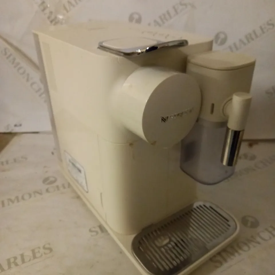 NESPRESSO LATTISSMA ONE COFFEE MACHINE  RRP £239