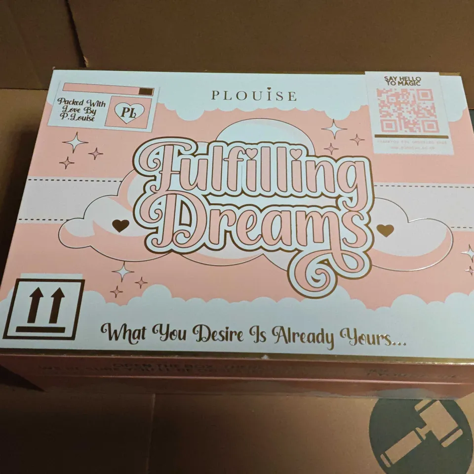 P LOUISE FLUFFY FANTASY PALETTE – ROSE VEIL, PINK GLEAM STROBE CREME & BOTTLE (FULFILLING DREAMS SET)