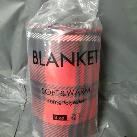 SOCHOW SOFT & COSY BLANKET IN TARTAN (SIZE S2)