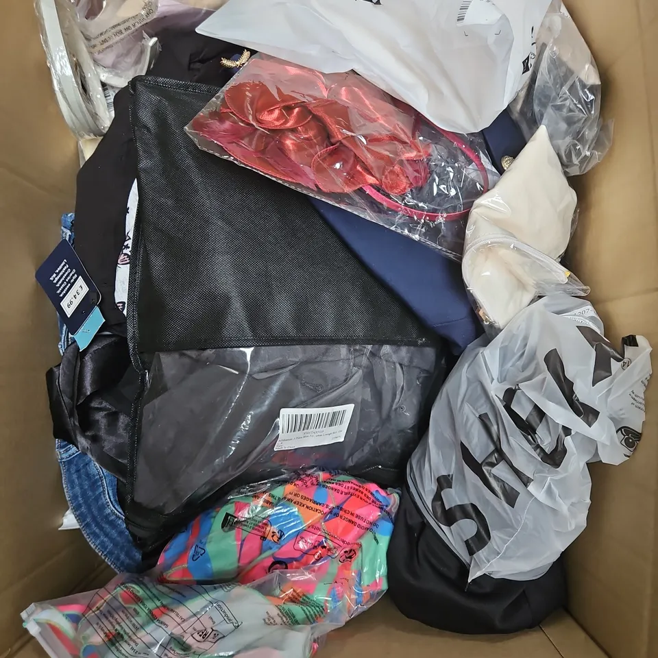 BOX OF APPROXIMATELY 20 ASSORTED CLOTHING ITEMS TO INCLUDE SHIRT, JOGGERS, DRESSES, ETC