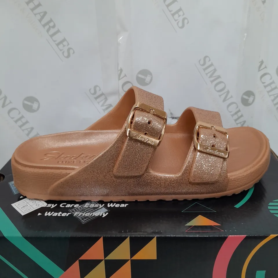 PAIR OF SKECHERS OPEN TOE SANDALS IN ROSE GOLD COLOUR SIZE 6