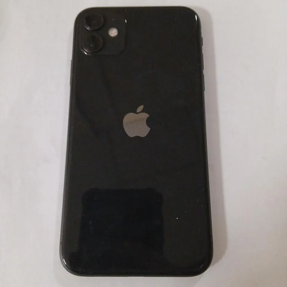 APPLE IPHONE 11 64GB BLACK – LOCKED TO OWNER (ACTIVATION LOCK) – BOXED