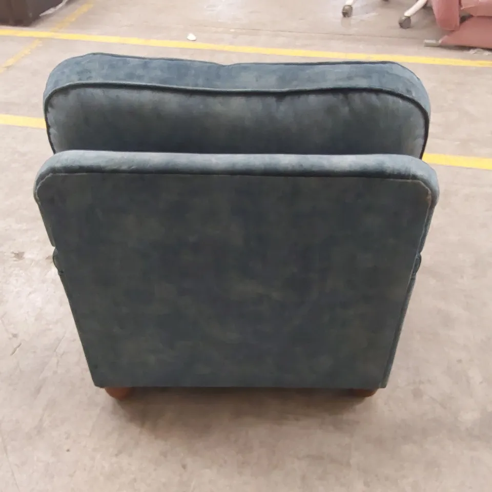 QUALITY DESIGNER VELVET UPHOLSTERED ARMCHAIR 
