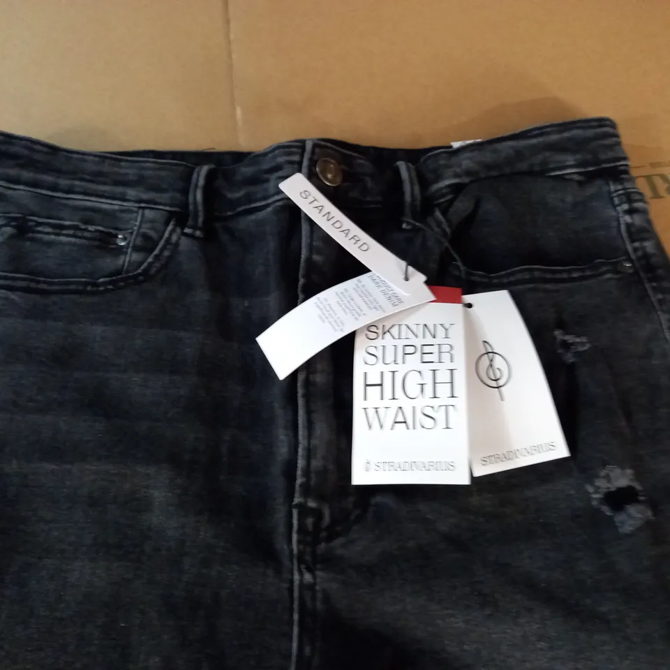 STRADIVARIUS SKINNY SUPER HIGH WAIST JEANS - UK 16