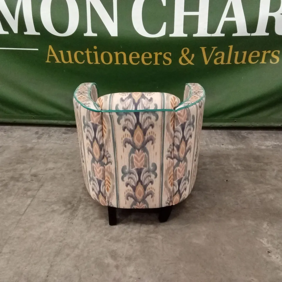 QUALITY DESIGNER DEEP SEAT WASHED FABRIC ACCENT CHAIR