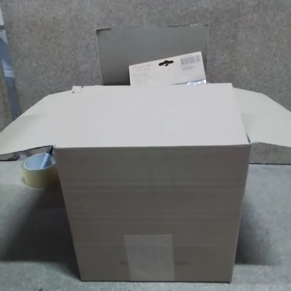 BOX CONTAINING LARGE NUMBER OF BAGGED AND SEALED NATURAL TABLE DECORATION